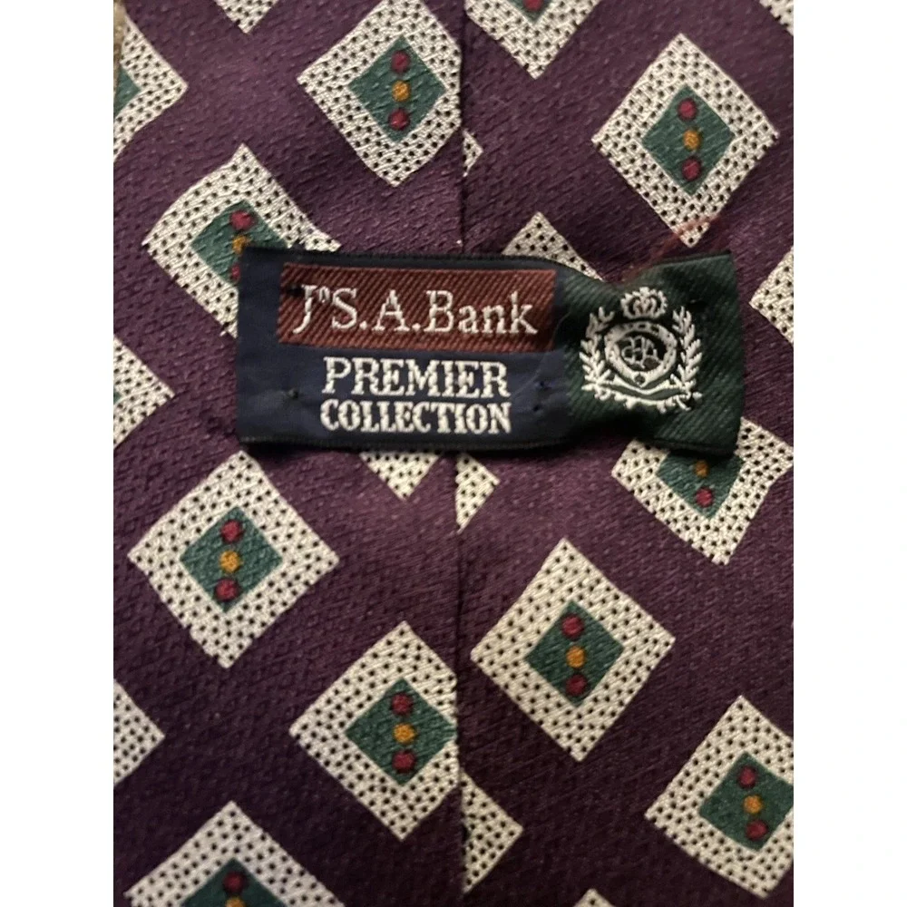Jos A Bank Premier Collection Neckwear Tie Purple Diamond USA 100% Silk JBHS